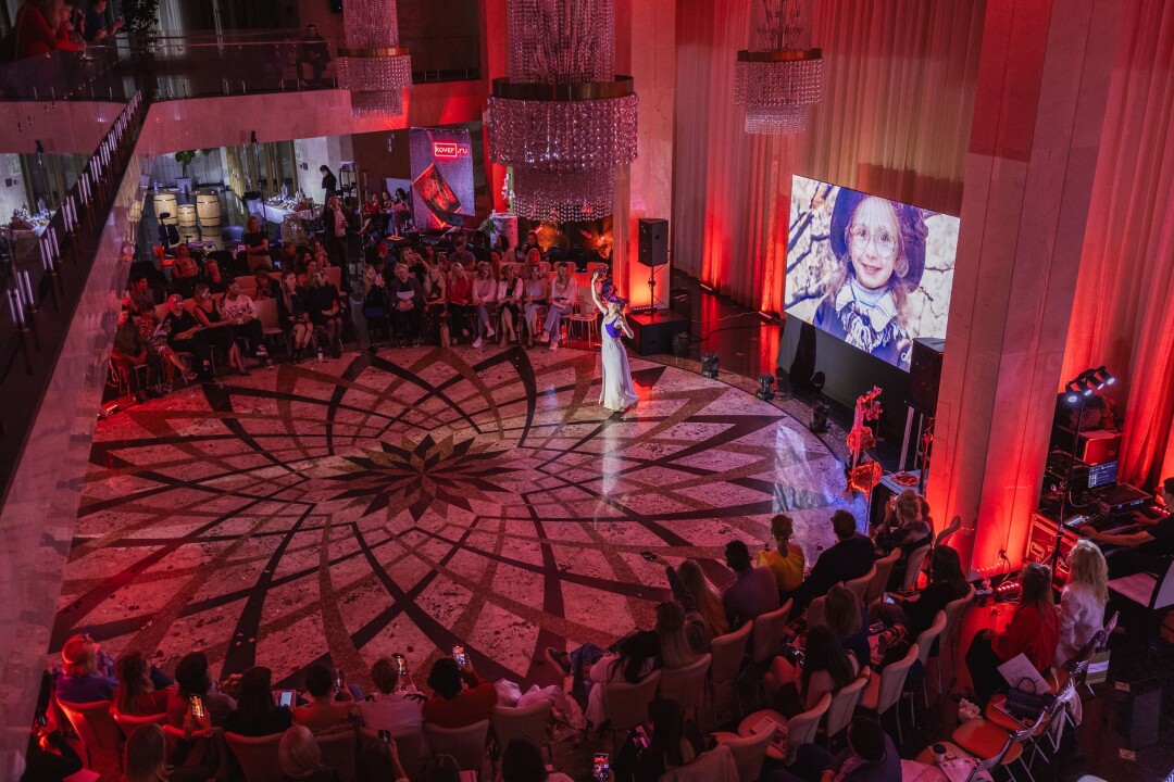 Перфоманс «Обнажая маски» в государственном концертном зале «Башкортостан»