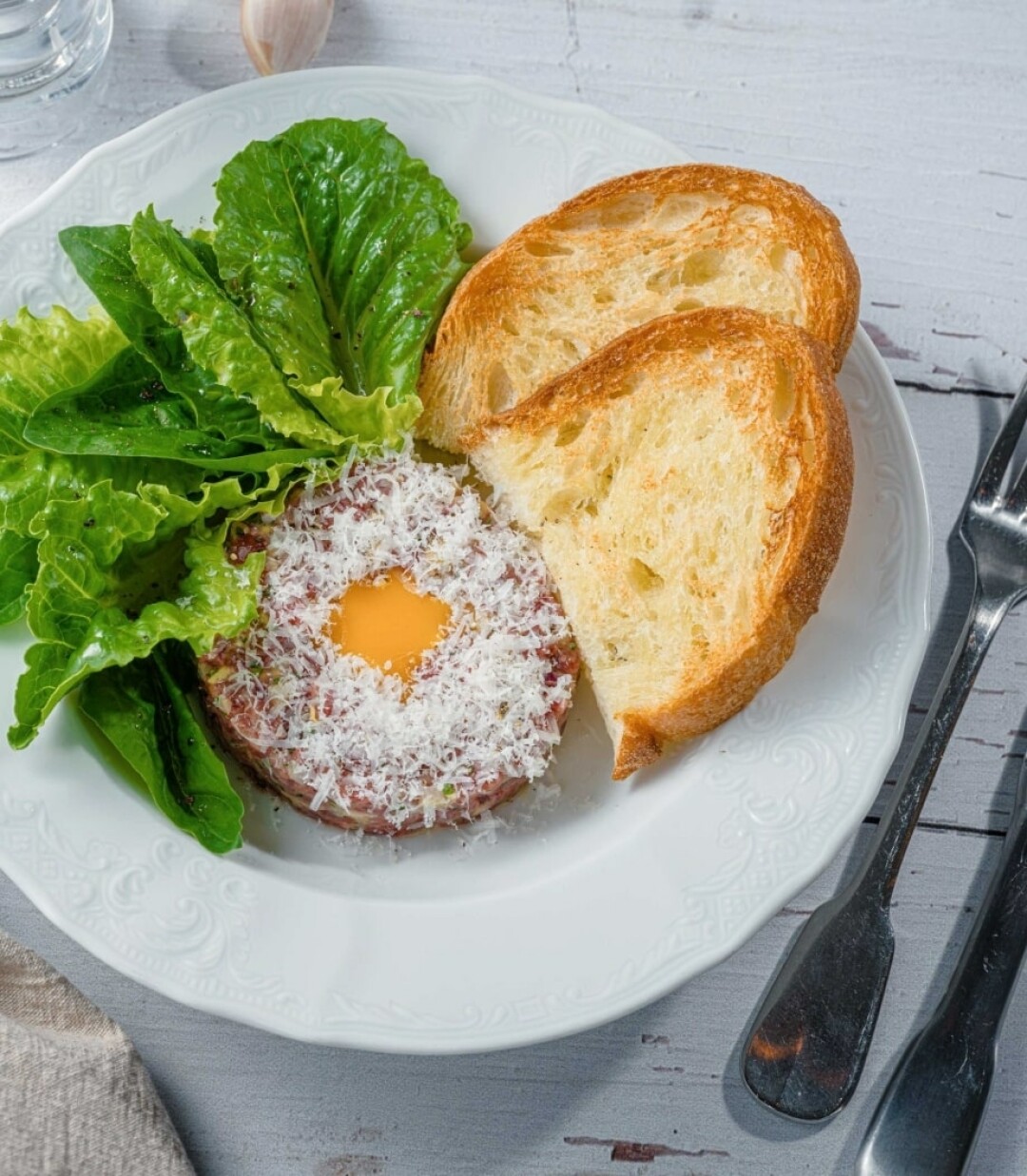 Тартар из говядины с маринованными артишоками, Osteria Lucia, Ярославль