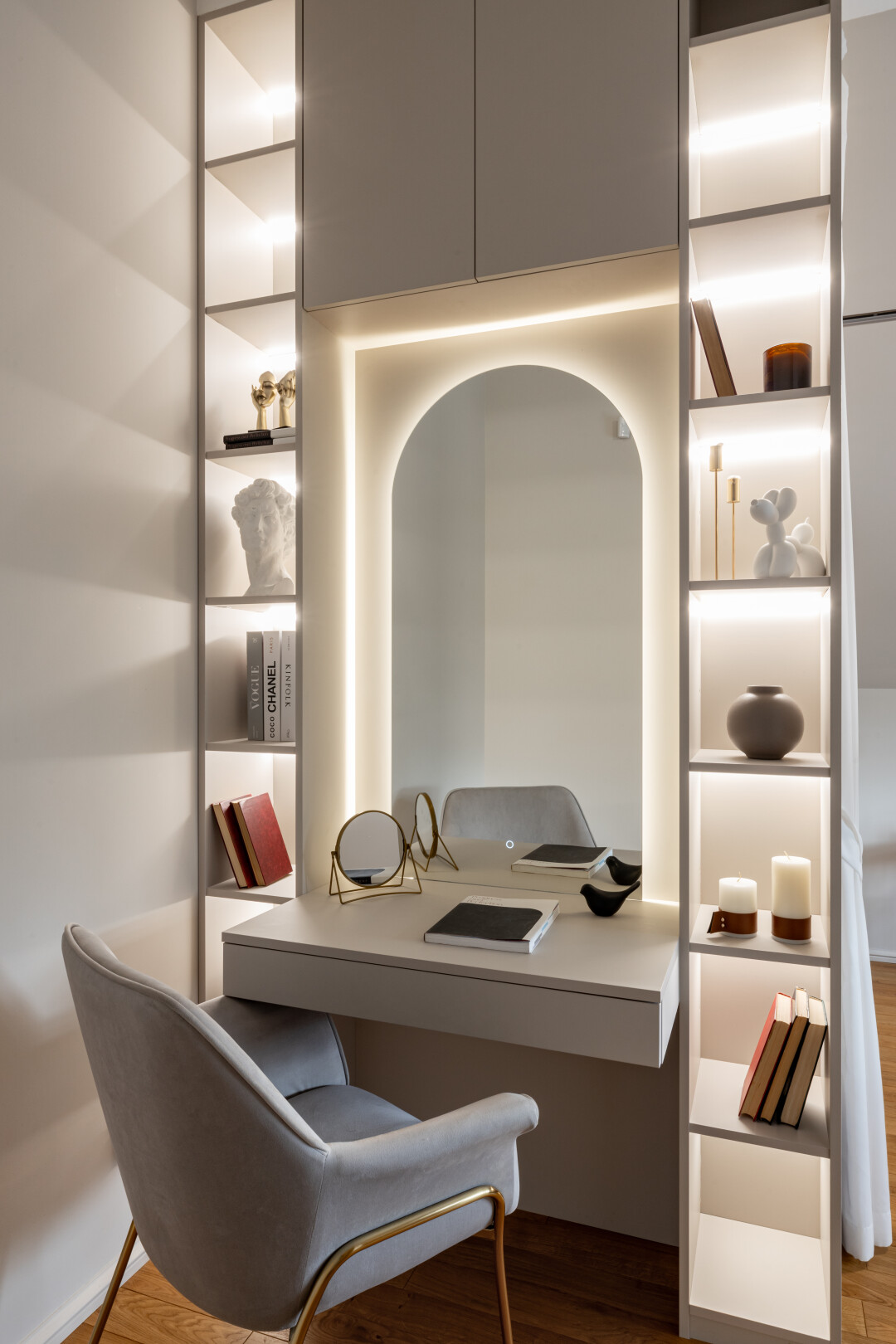 Всю корпусную мебель сделал мастер Иван Данилов