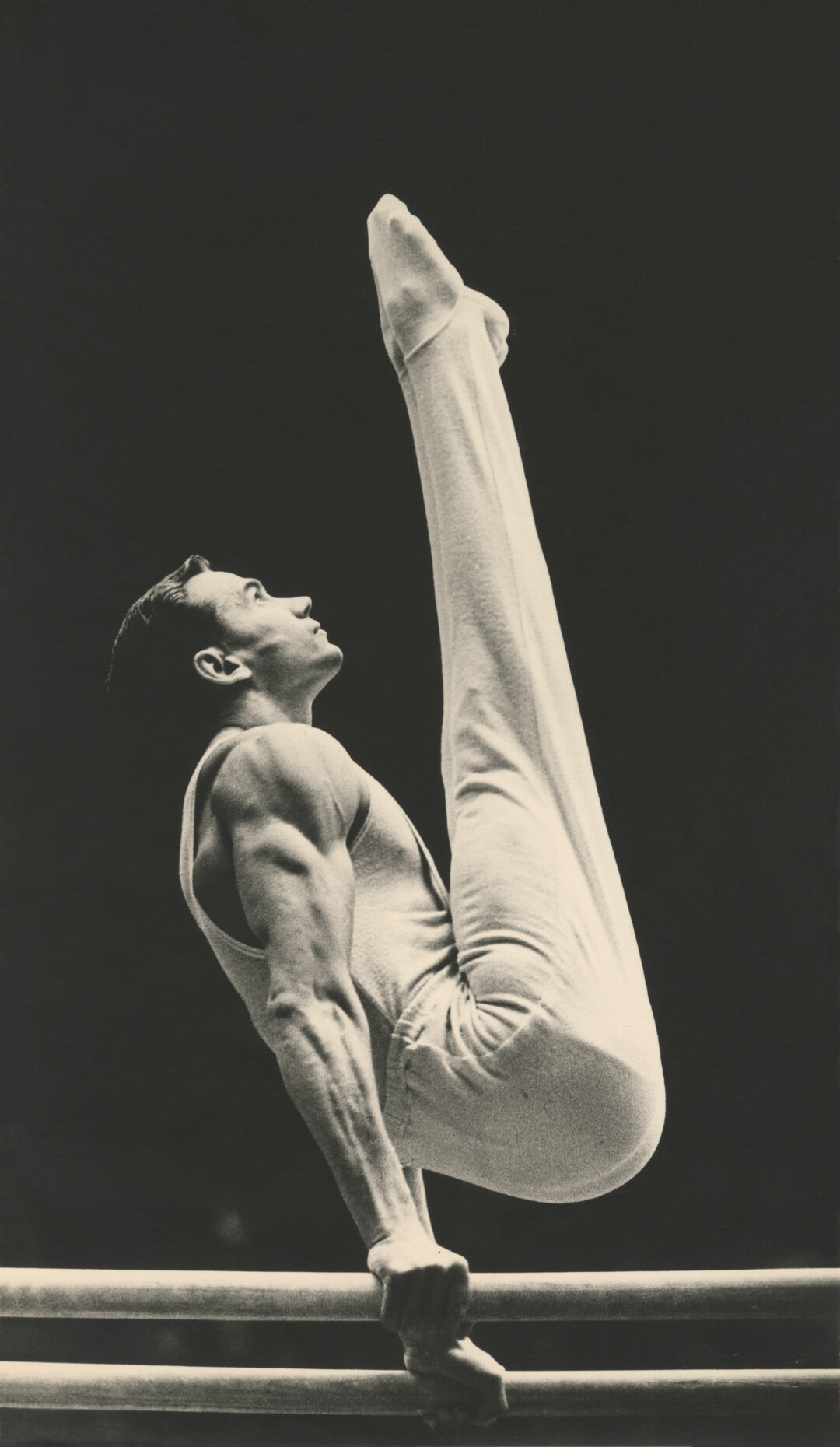 Лев Бородулин, "Гимнаст Павел Столбов", 1956 год Цифровой отпечаток © Собрание МАММ