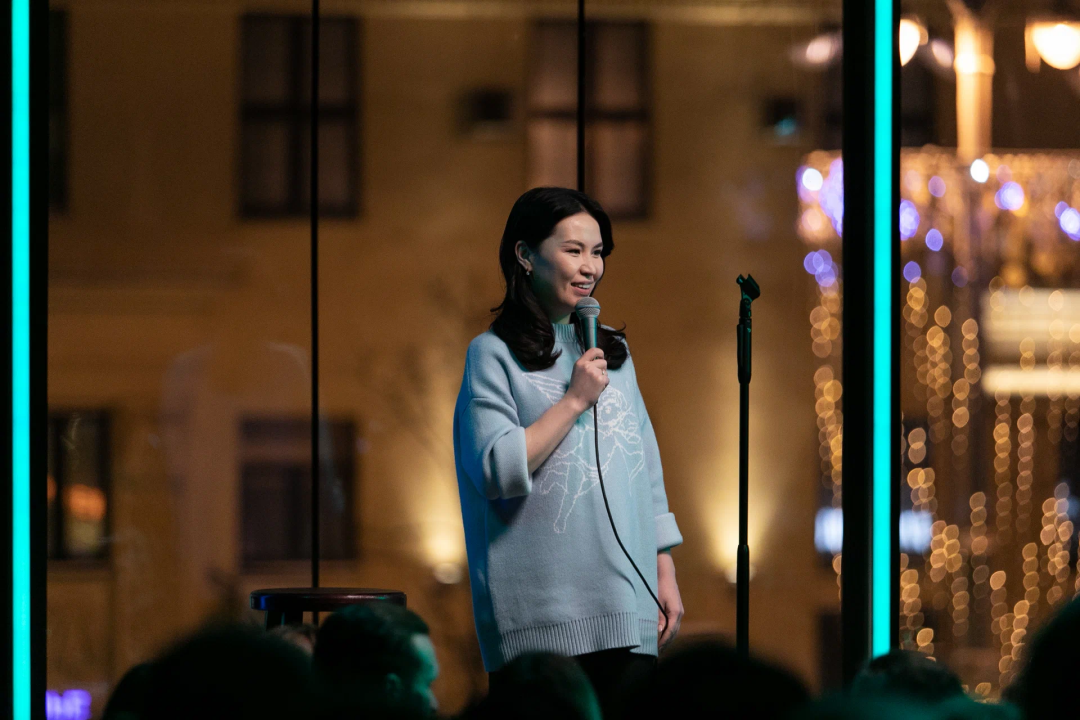 Кадр из шоу «Женский стендап»