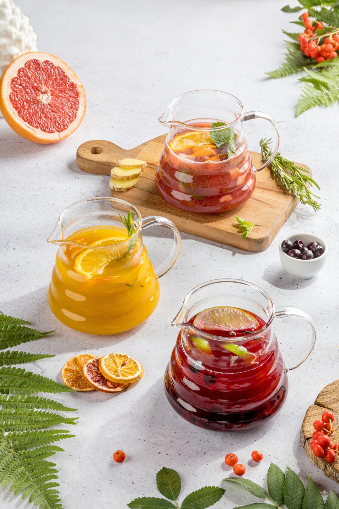 Чай «Манго-апельсин-розмарин», чай «Малина-имбирь», чай «Смородина-саган-дайля», 330 рублей