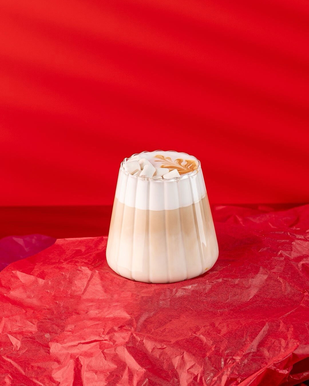 Латте «Банановое мороженое с соленой карамелью», от 280 рублей