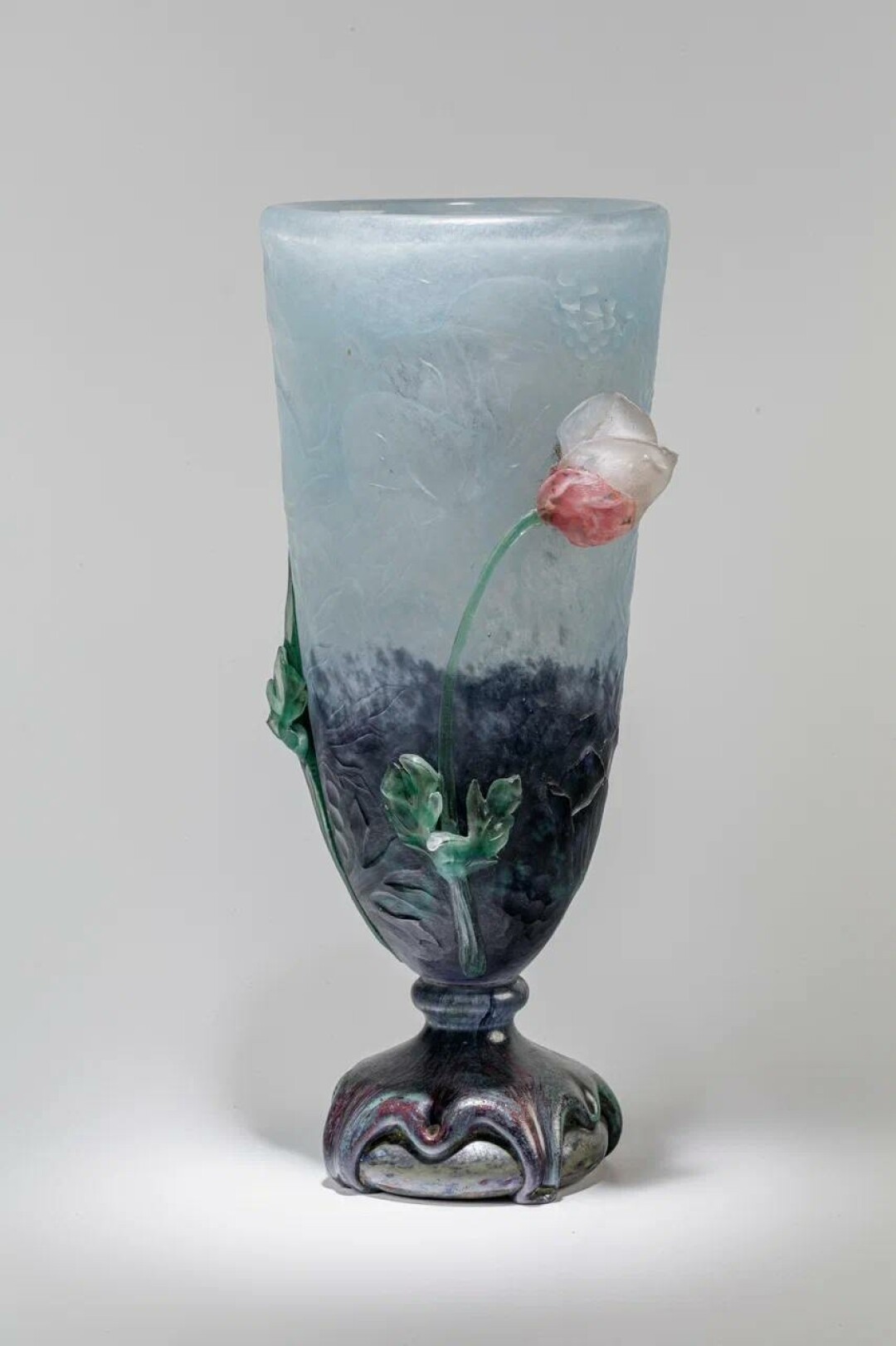 Ваза c изображением анемоны корончатой. Франция, Нанси. Фирма «Братья Дом и Ко». Стекольный завод в Нанси». Начало 1990-х годов.