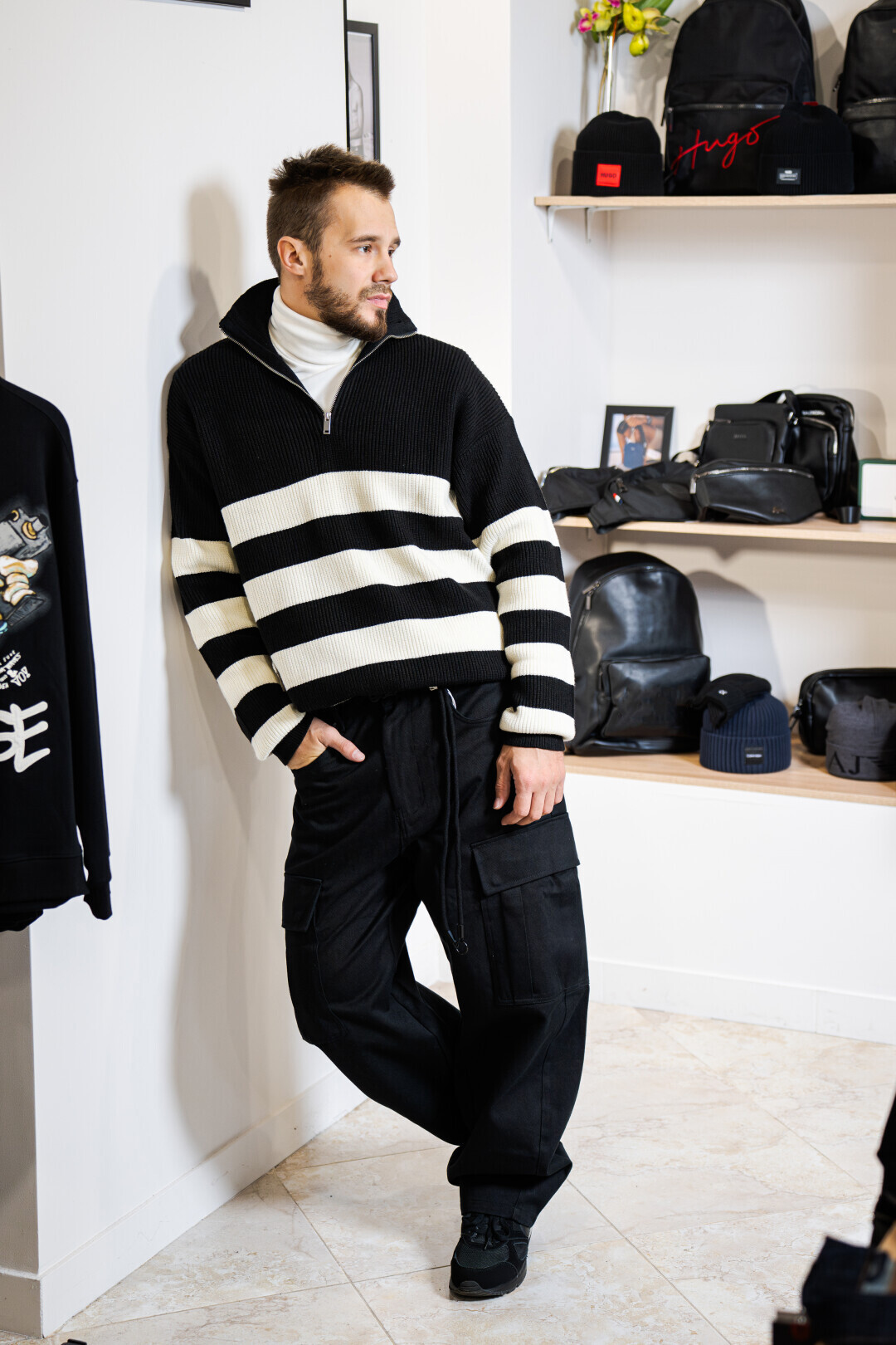 Свитер, 4800 рублей, брюки, 7500 рублей