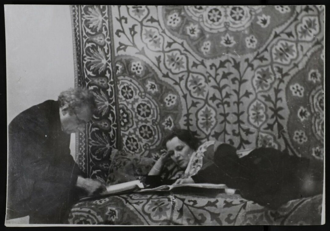 Всеволод Мейерхольд и Зинаида Райх дома, 1937 год