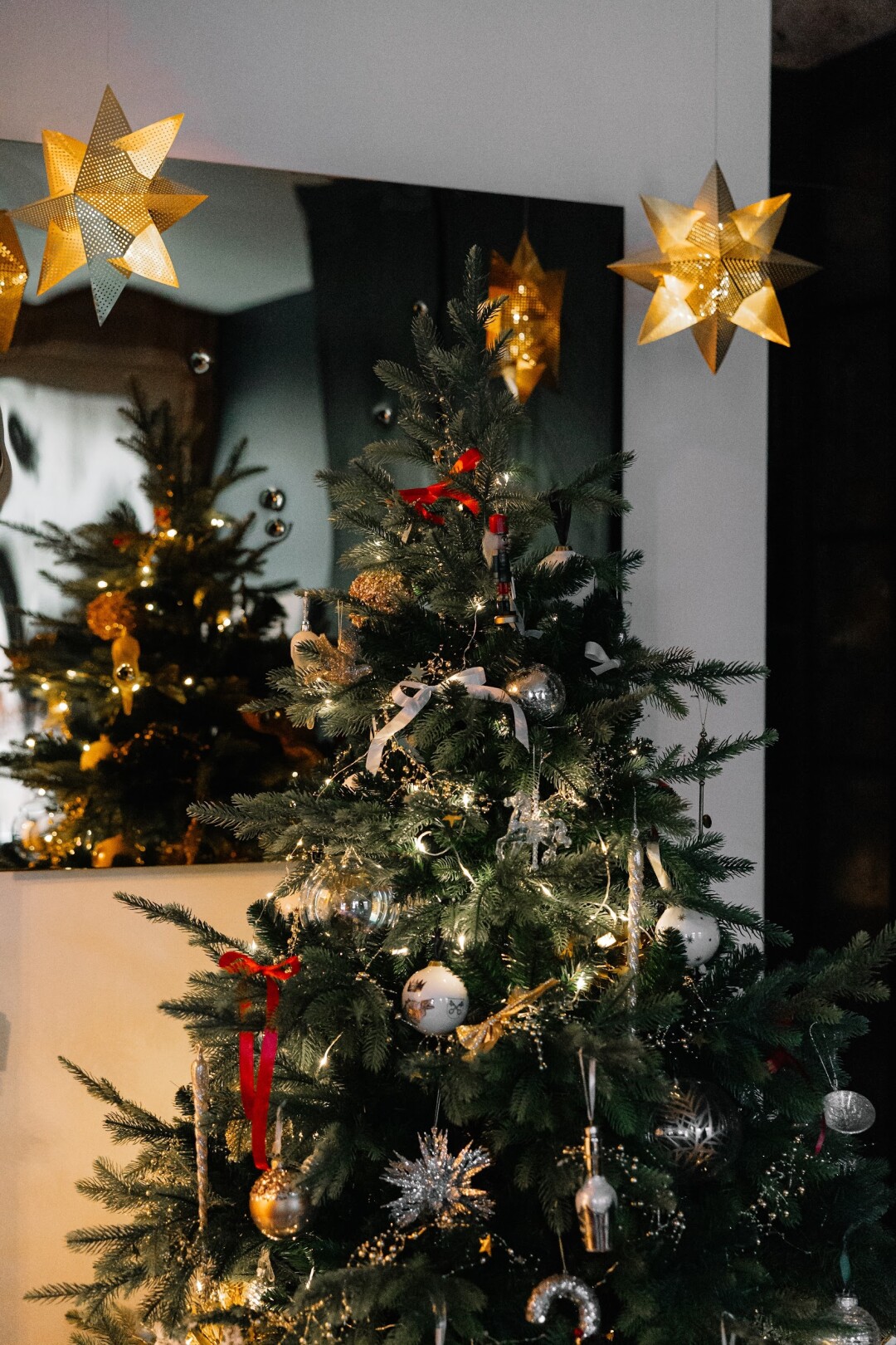 Новогодняя сервировка в квартире Павла и Марии