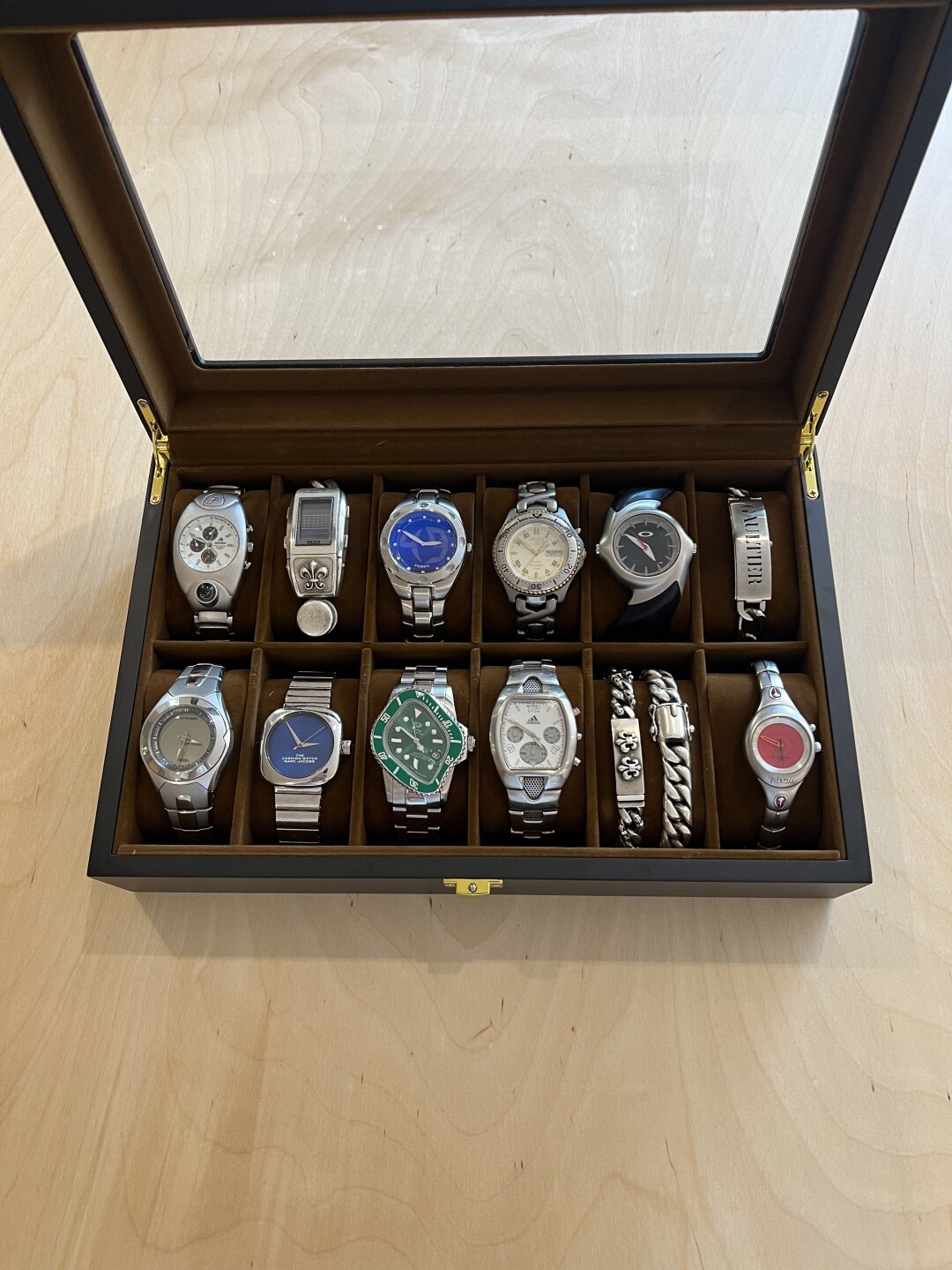 В коллекции наручных часов Виталия целых 11 предметов