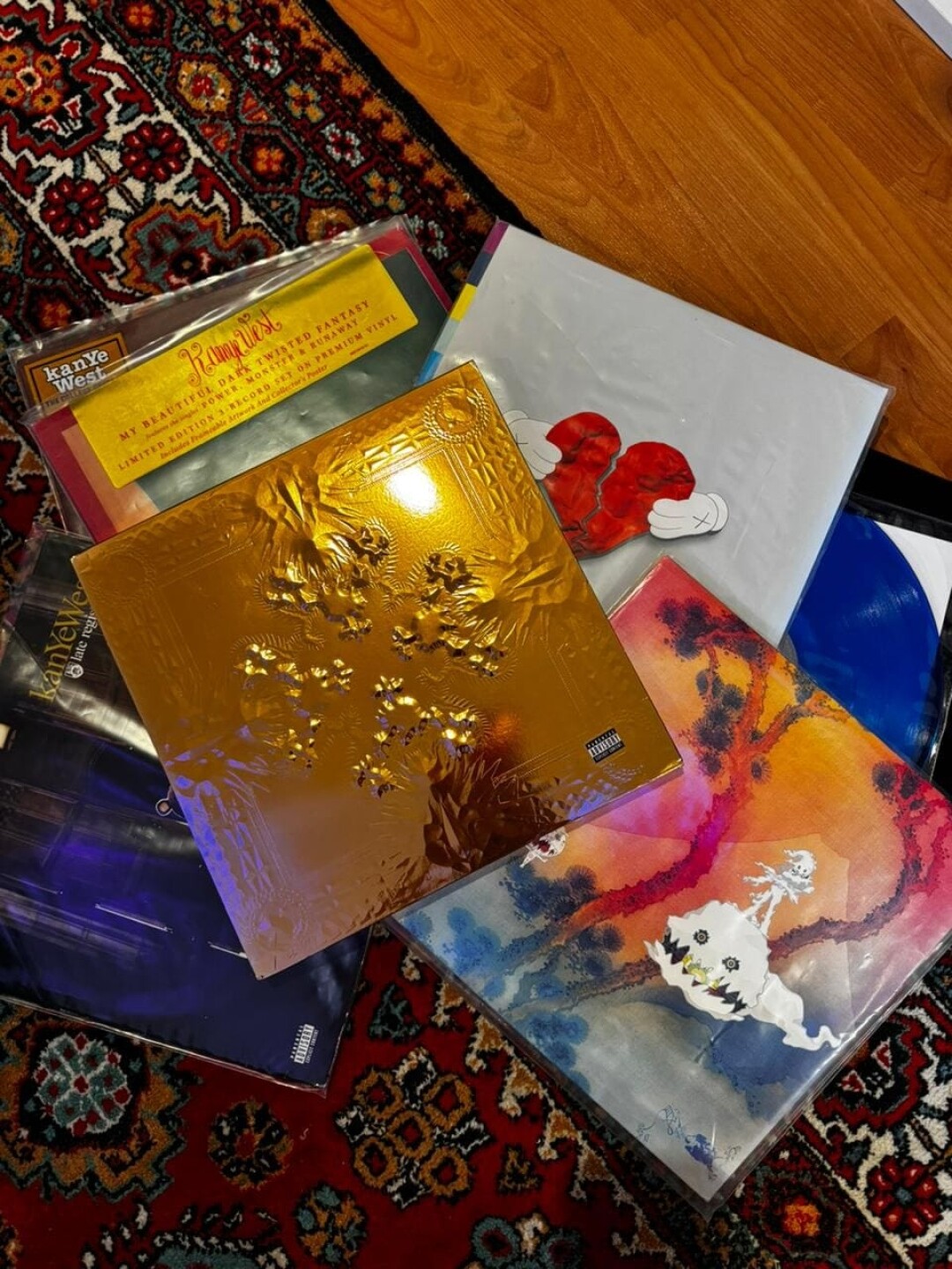 Все альбомы Kanye West, вышедшие на виниле, обошлись Альмиру Гильданову в сумму около 300 тысяч рублей