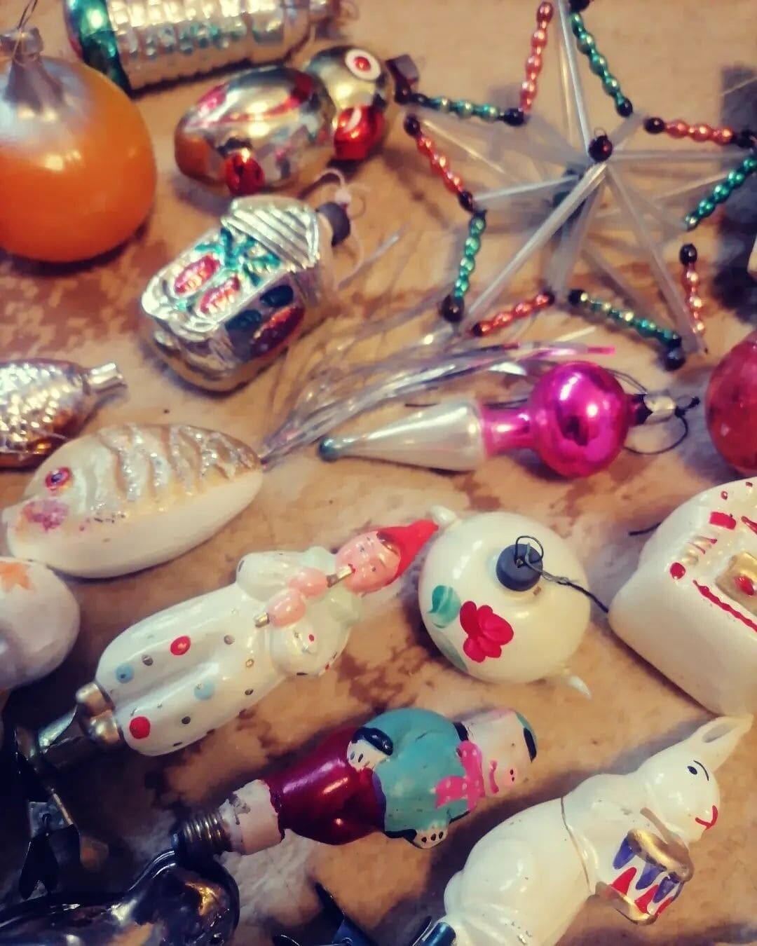 Елочные игрушки середины прошлого века – одна из самых больших ценностей для Кристины