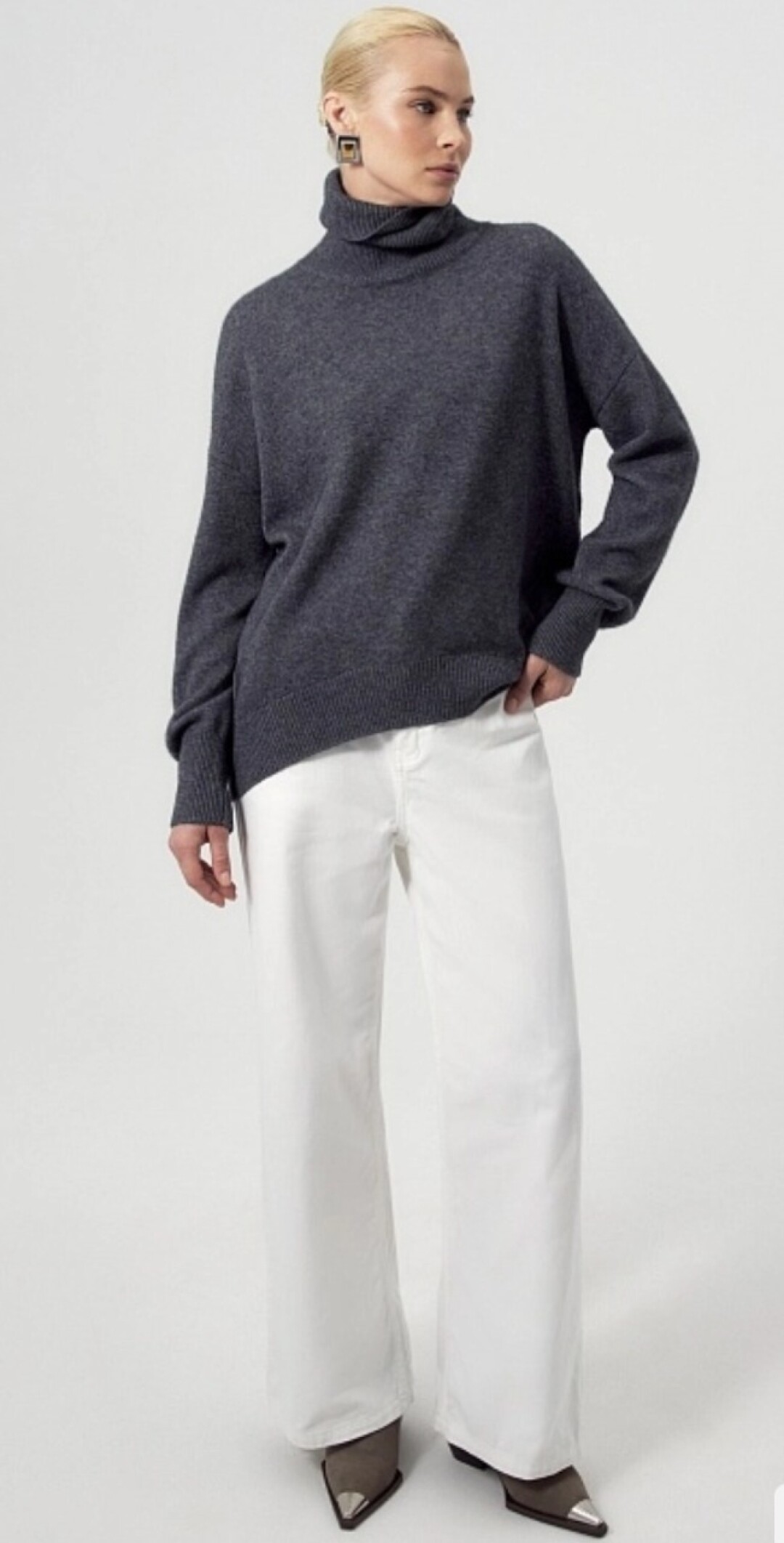 Свитер Pompa, 24 290 руб.