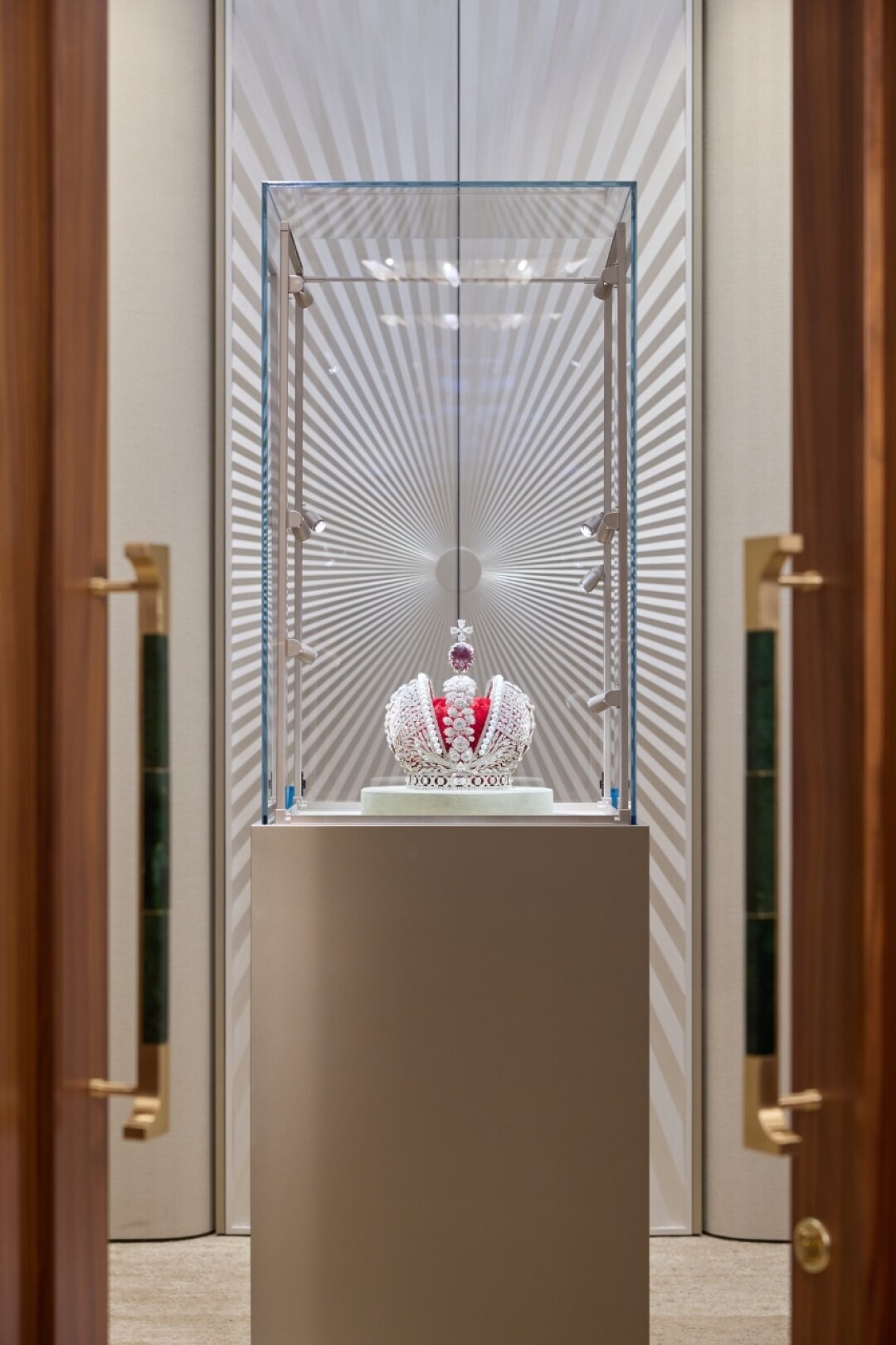 Воссозданная Большая императорская корона