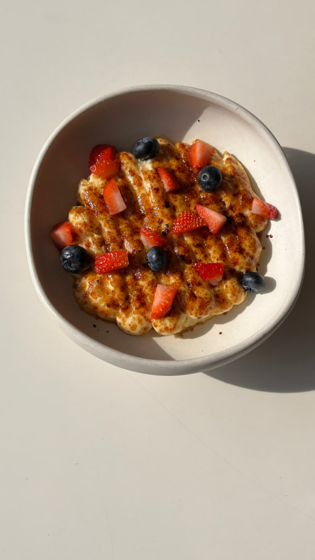 Пшенная каша с ягодами и каталонским кремом («9/18»)