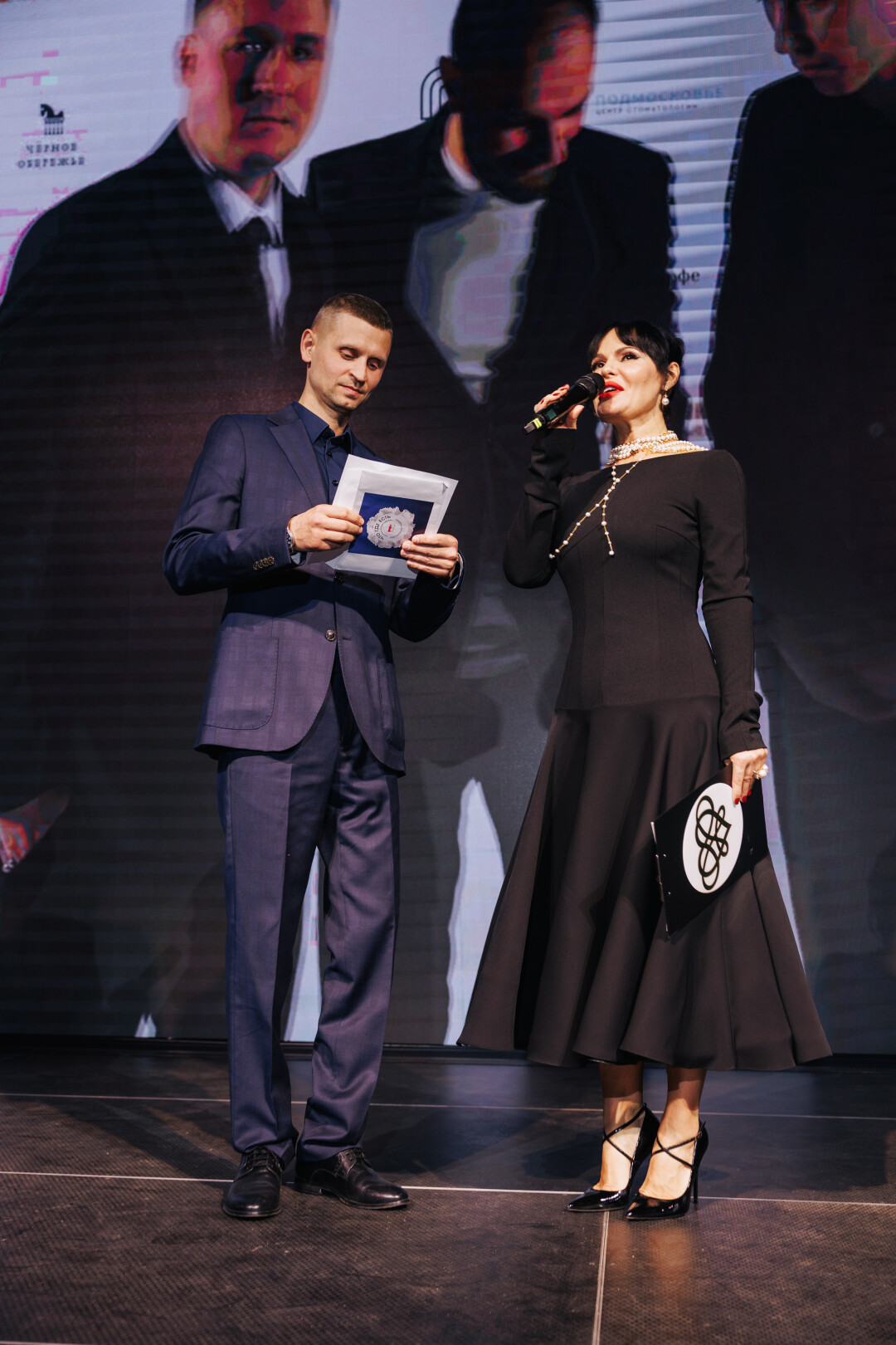 Олег Покась, Юлия Тихомирова