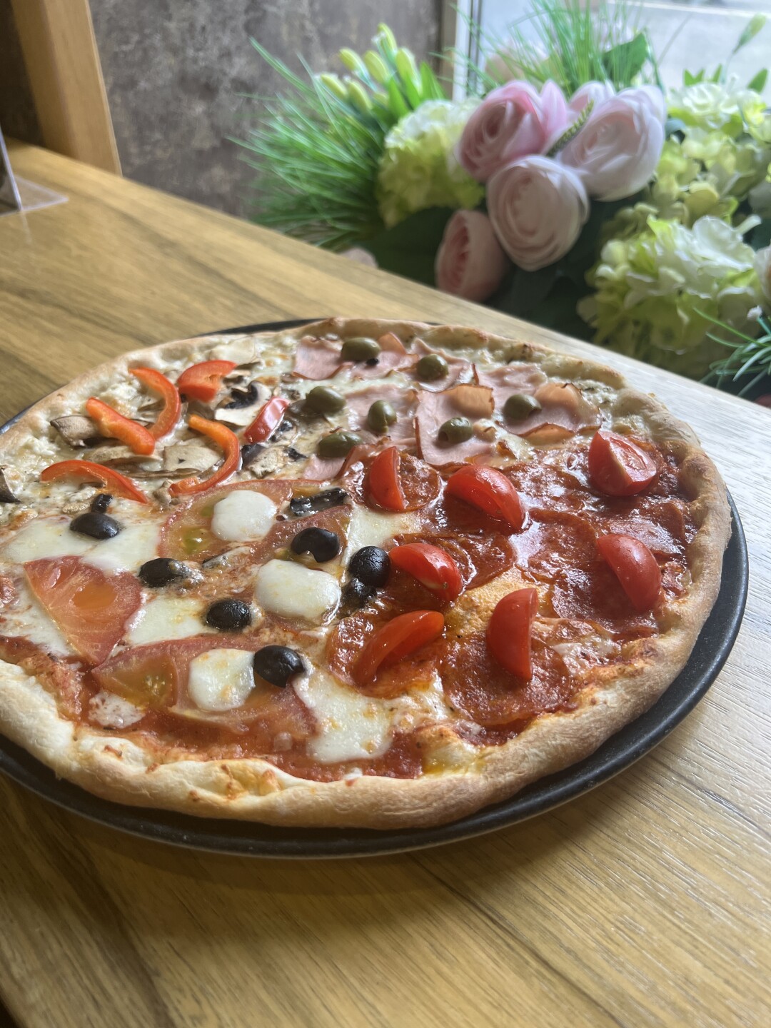 Пицца «Четыре сезона», от 490 рублей