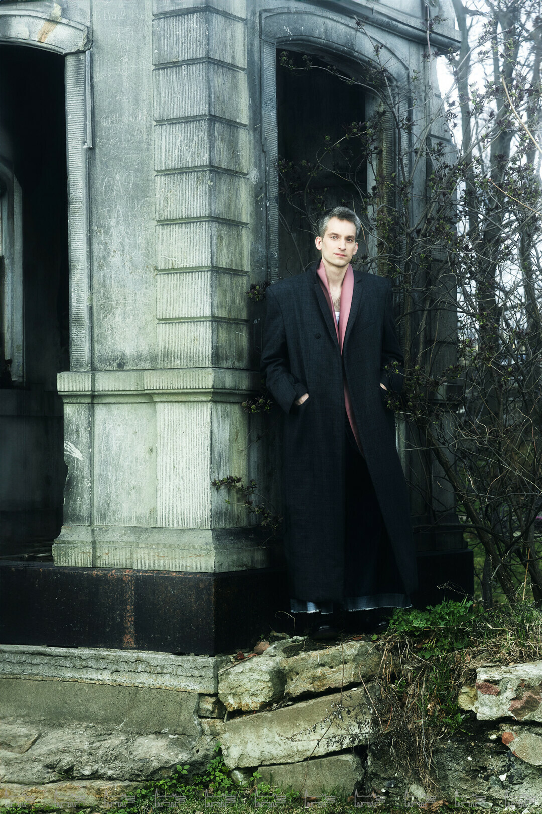 Писатель Антон Секисов