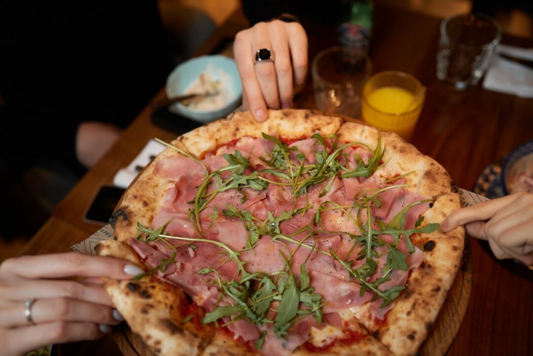 Пицца с тамбовским окороком