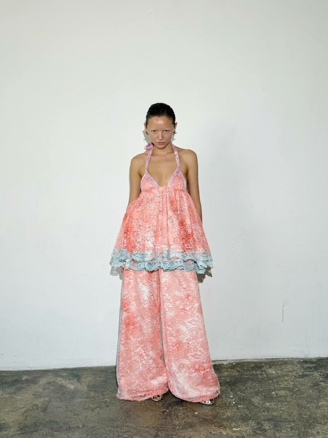 Ксения Кудряшова в платье 'DER SCHAUM KURZ'