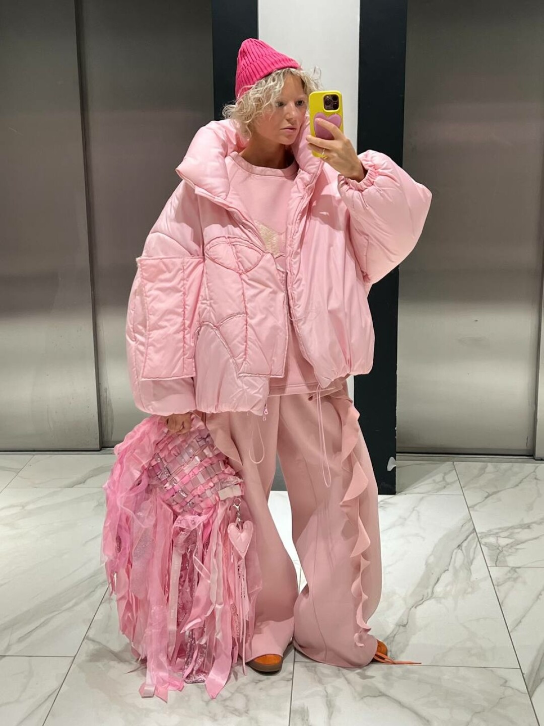 Ксения Кудряшова в куртке 'DIE WOLKE'