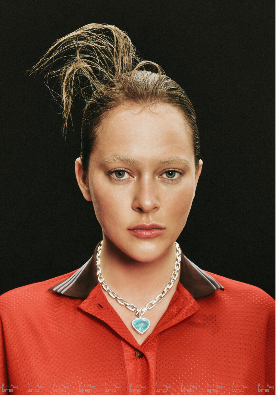 На Аглае: колье PARURE ATELIER, поло WALK OF SHAME