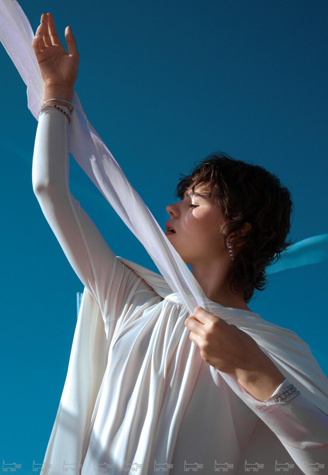 На Марии: браслеты и серьги MIUZ DIAMONDS, платье VIVA VOX