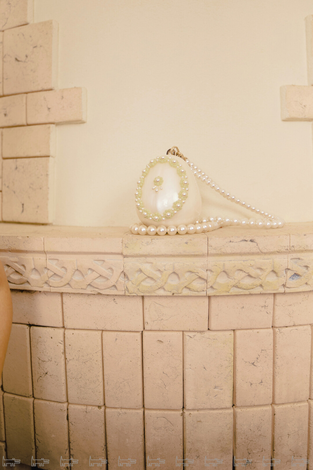 Сумка-яйцо Simone Rocha