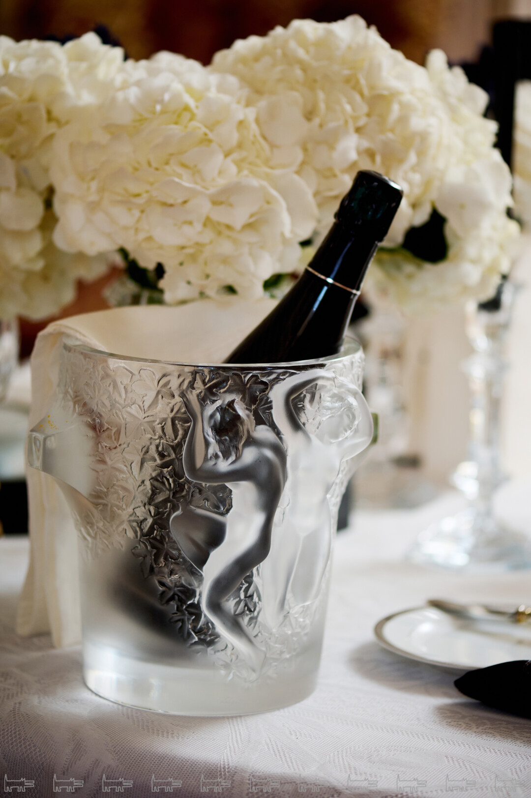 Хрустальное ведро для шампанского Lalique — альтернатива привычным с посеребрением