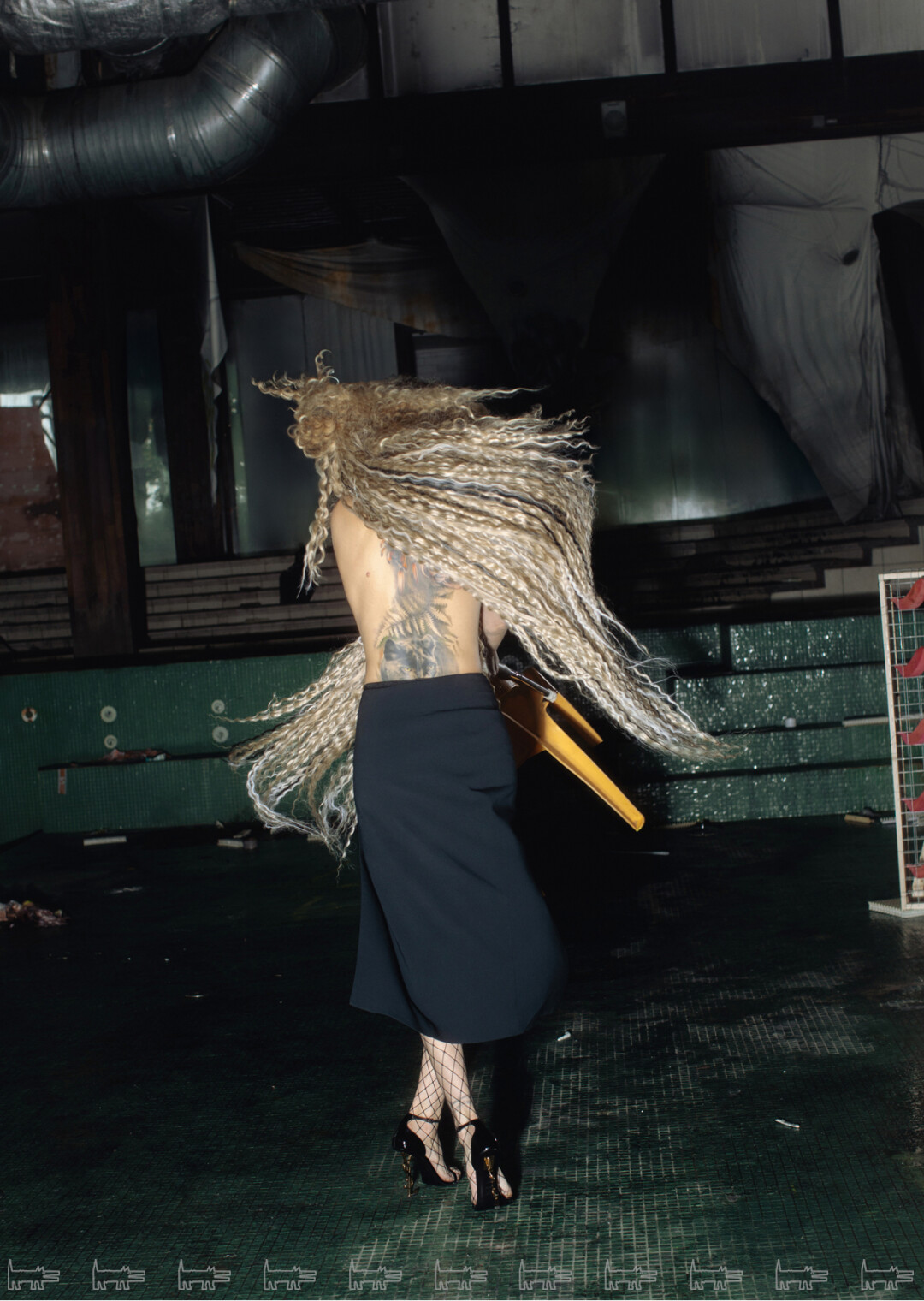 Юбка RICK OWENS, туфли SAINT LAURENT