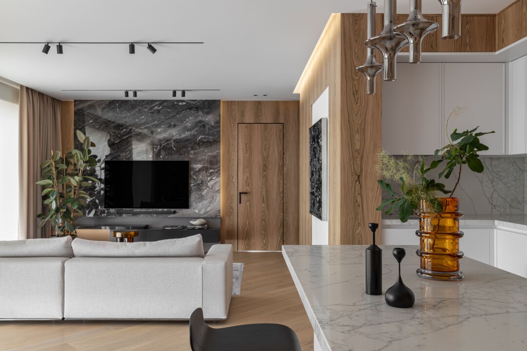 Для декора выбрали темный керамогранит