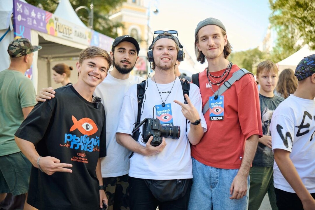 Ученик школы Егор и команда медиатренеров из Уфы — Дэвид Лава, Тимур Кашаев и Никита Никитин