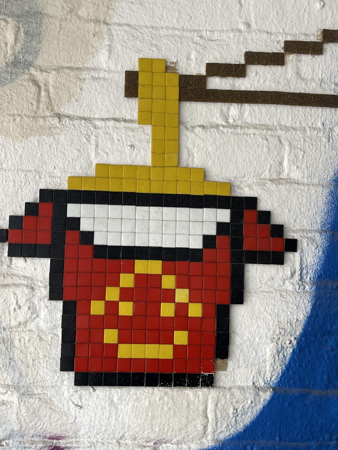 Работа Богдана Кондрашова возле азиатского кафе «Чи-Фань»