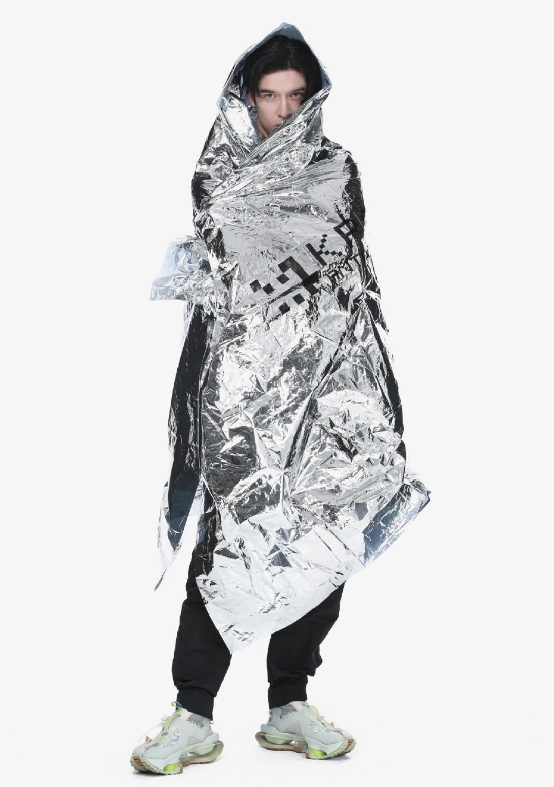 Свето-, водо- и воздухонепроницаемое одеяло (для фанатов летних фестивалей и отдыха на природе) Krakatau, 690 руб.