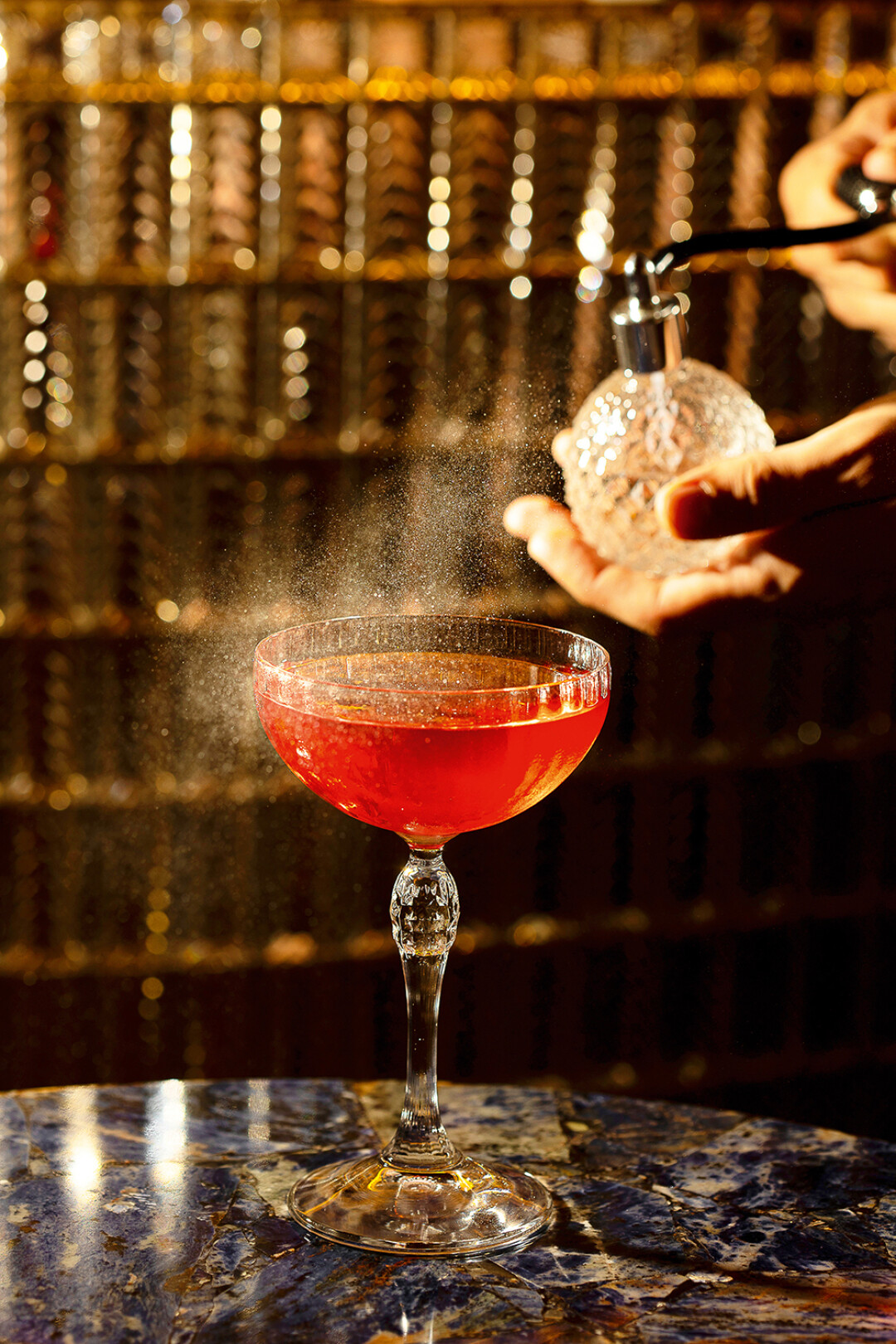 Коктейль «Парфюмер» в The Carlton Lounge & Bar