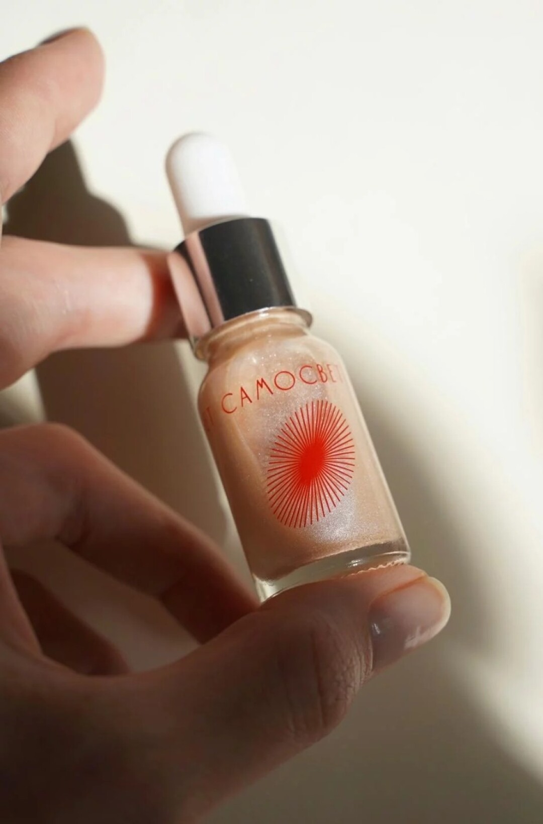 Жидкий хайлайтер «Самосвет», 1 600 руб.