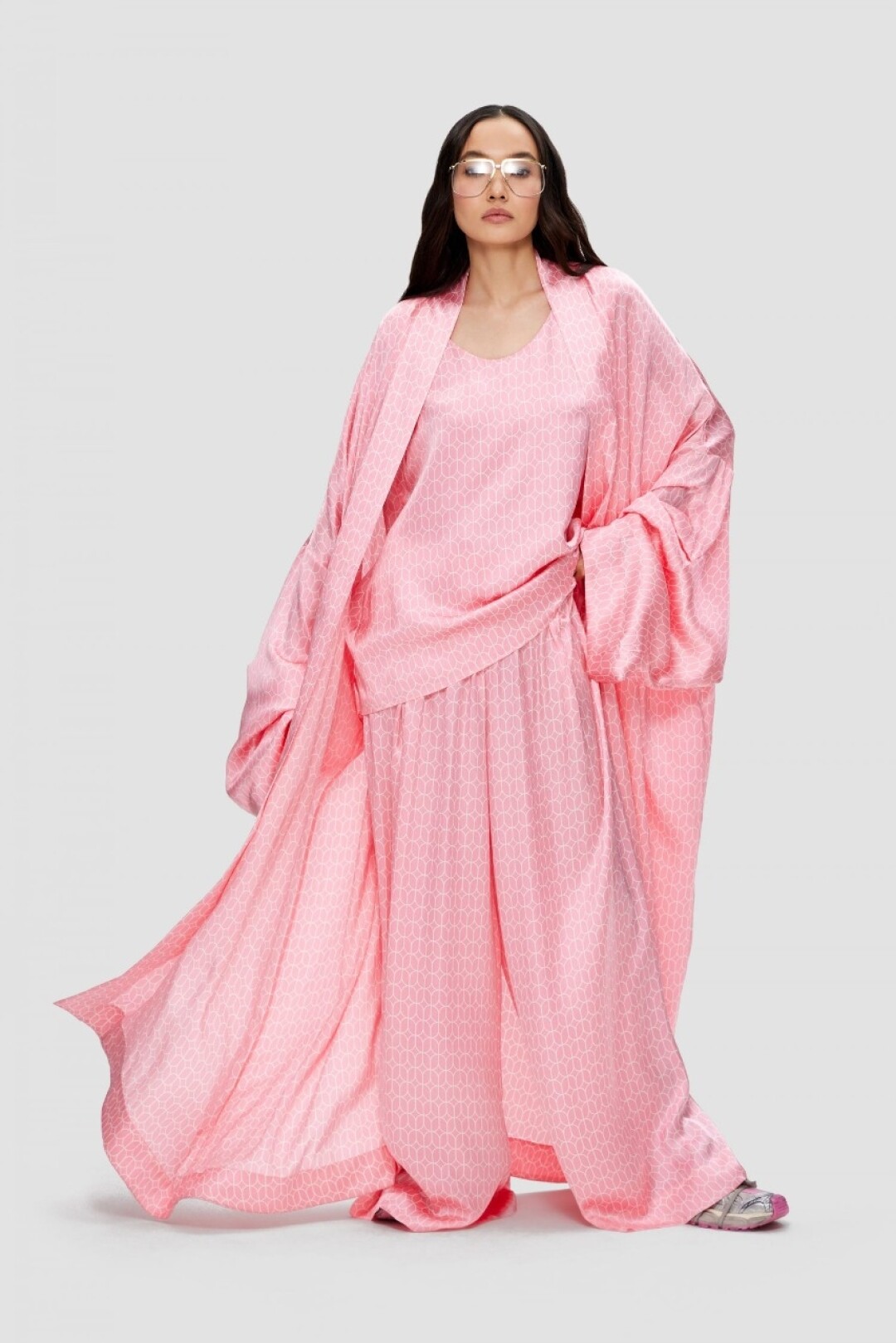 Халат Monochrome, 39 500 руб.