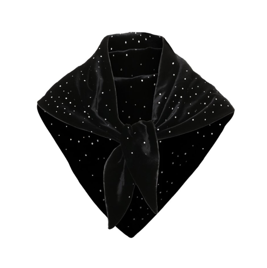 Платок Emporio Armani, ДЛТ, 74 050 руб.