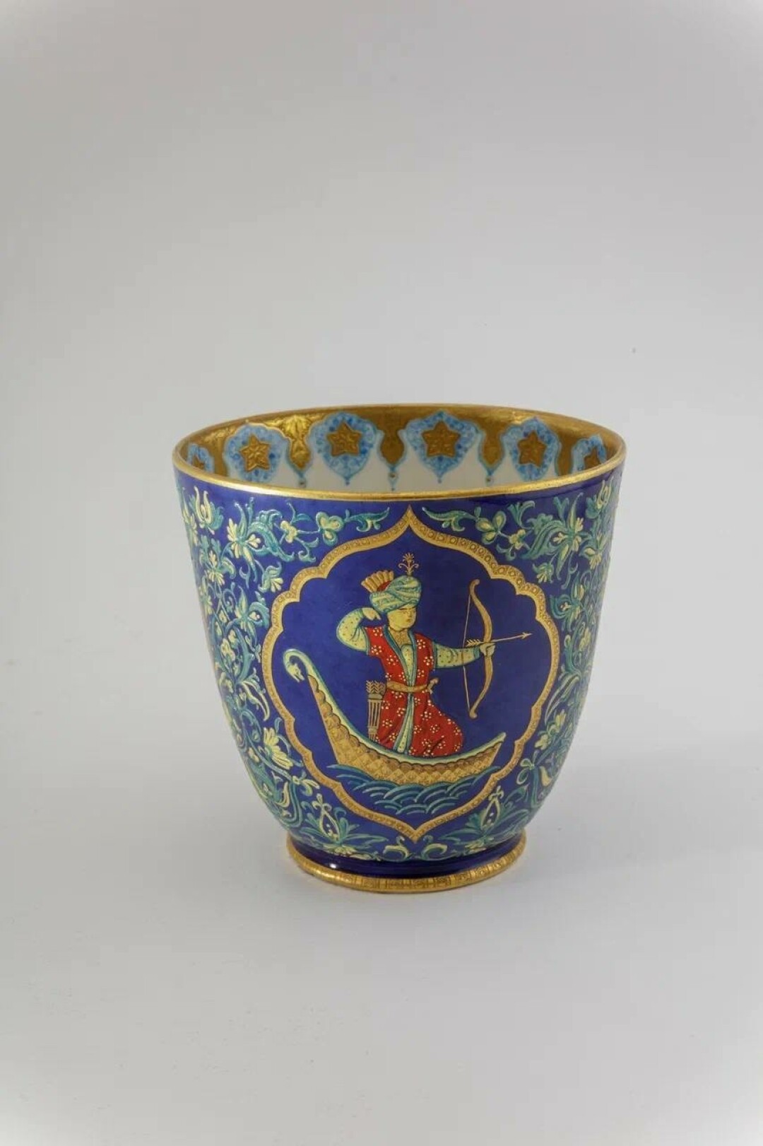 Бокал «Семь планет». 1941год. Автор росписи М. Н. Мох.