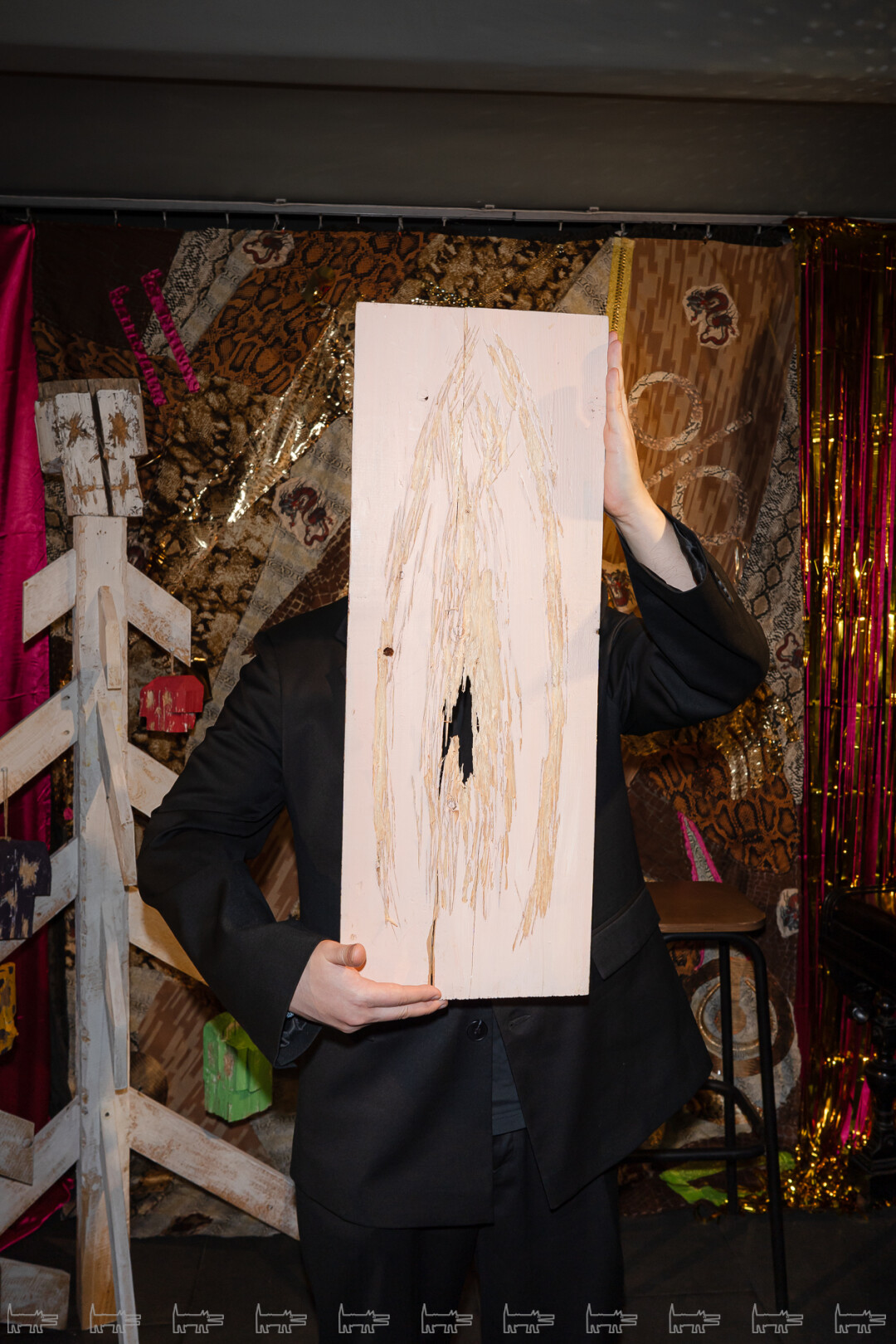 Нестор Энгельке из серии «Пейзажи». Дерево, эмаль, деревопись.