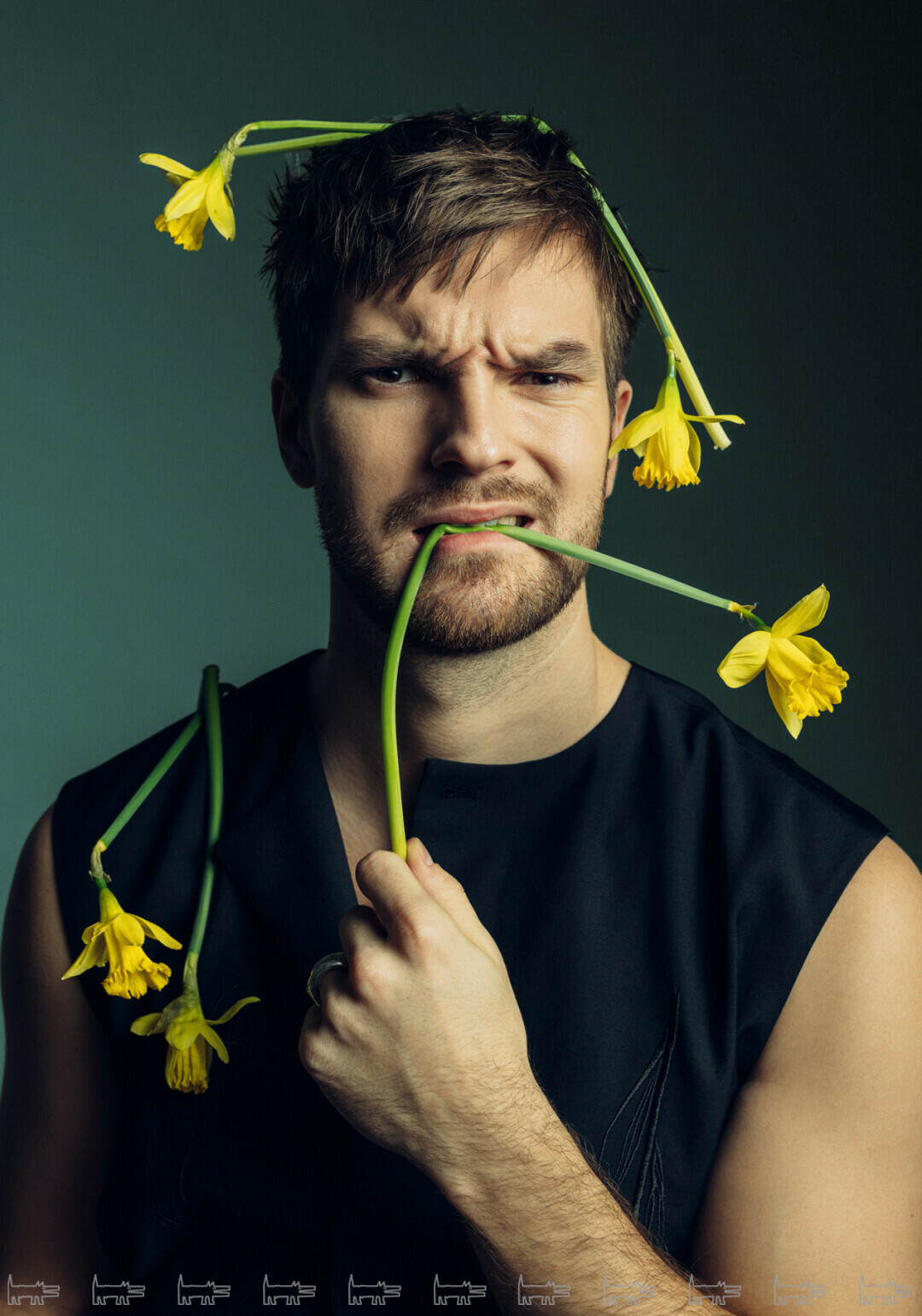 На Никите: комбинезон HOUSE OF LEO, кольца UNODE50