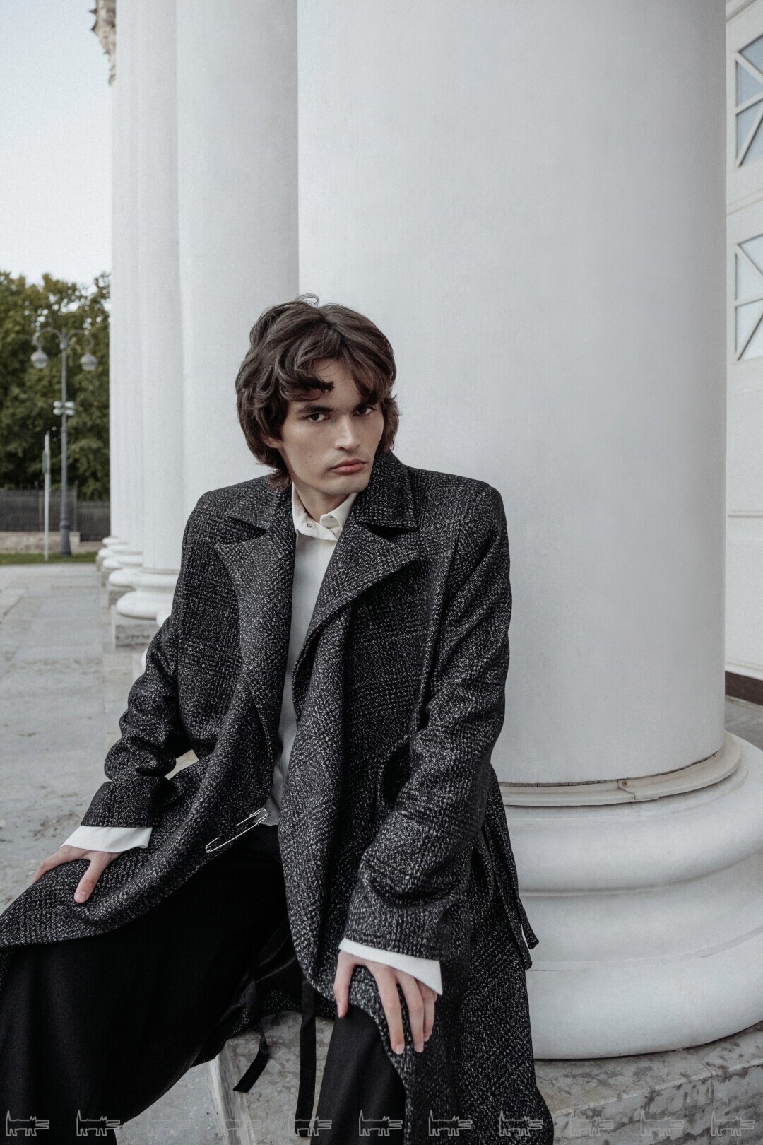 На Илье: пальто и рубашка CAPPAREL, брюки LIME