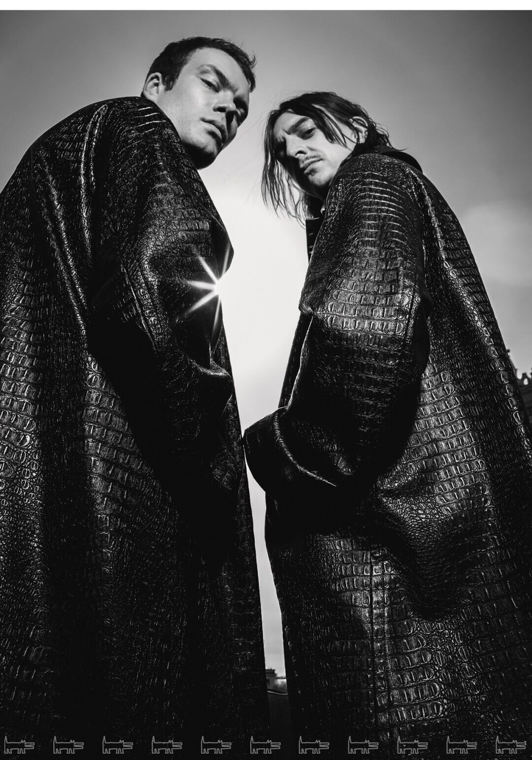 На Петре: тренч USHATAVA; на Константине: тренч USHATAVA