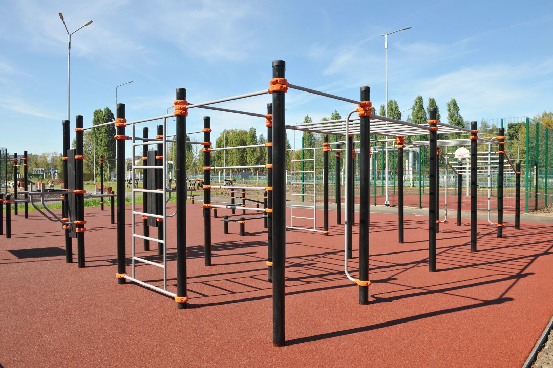 Воркаут (тренажеры) на свежем воздухе в парке им. 777-летия Нижнего Новгорода