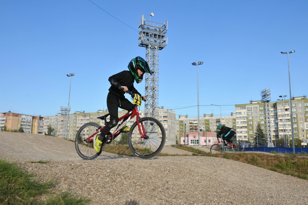 Скейт-парк и катание на самокатах, велосипедах, скейтах, роликах на стадионе «Чайка»