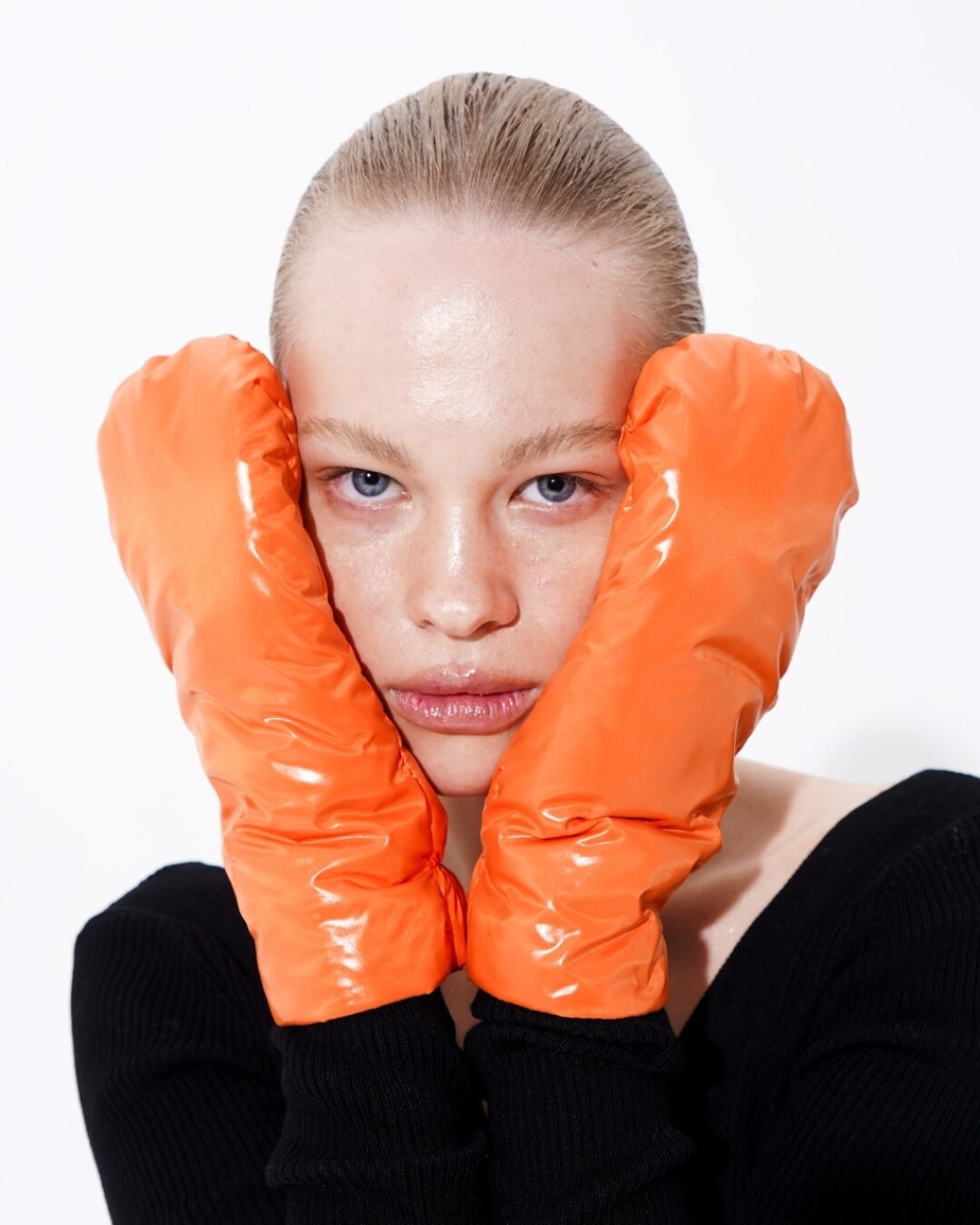 Варежки Flüg, 4 950 руб.