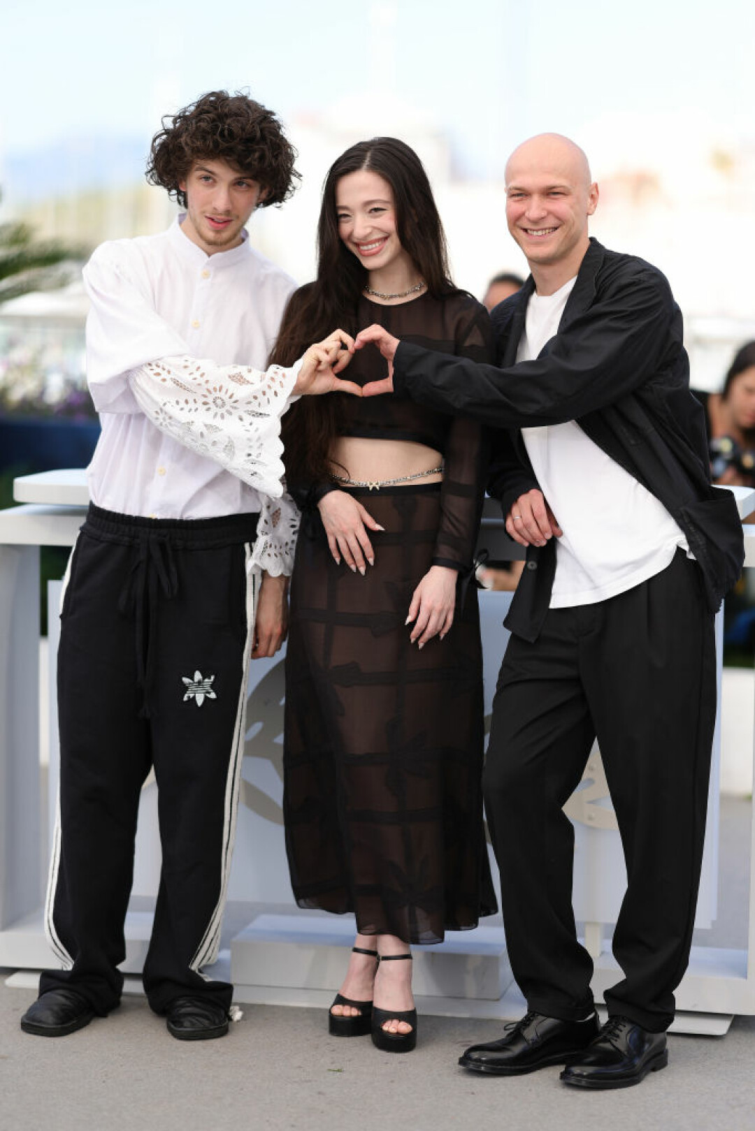 Марк Эйдельштейн, Майки Мэдисон и Юра Борисов на Каннском кинофестивале, 2024