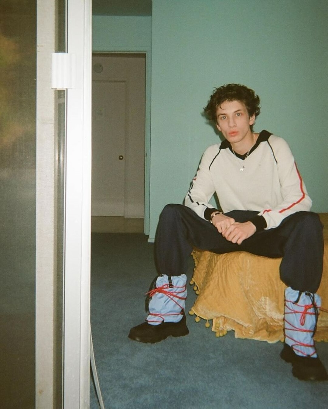 Марк Эйдельштейн в съемке Wonderland., 2024