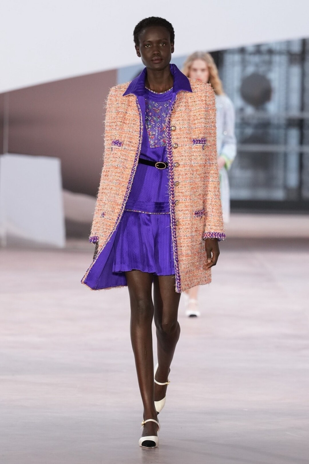 Пурпурный, заявивший о себе на мужских показах, готов зарекомендовать себя как главный оттенок года (электрик, подвинься!)