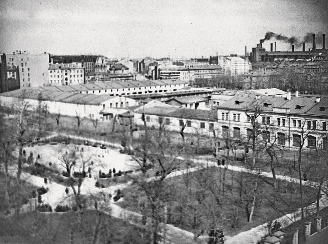 Исторический квартал Мытного двора спроектирован в 1812–1813 годах архитектором Василием Стасовым