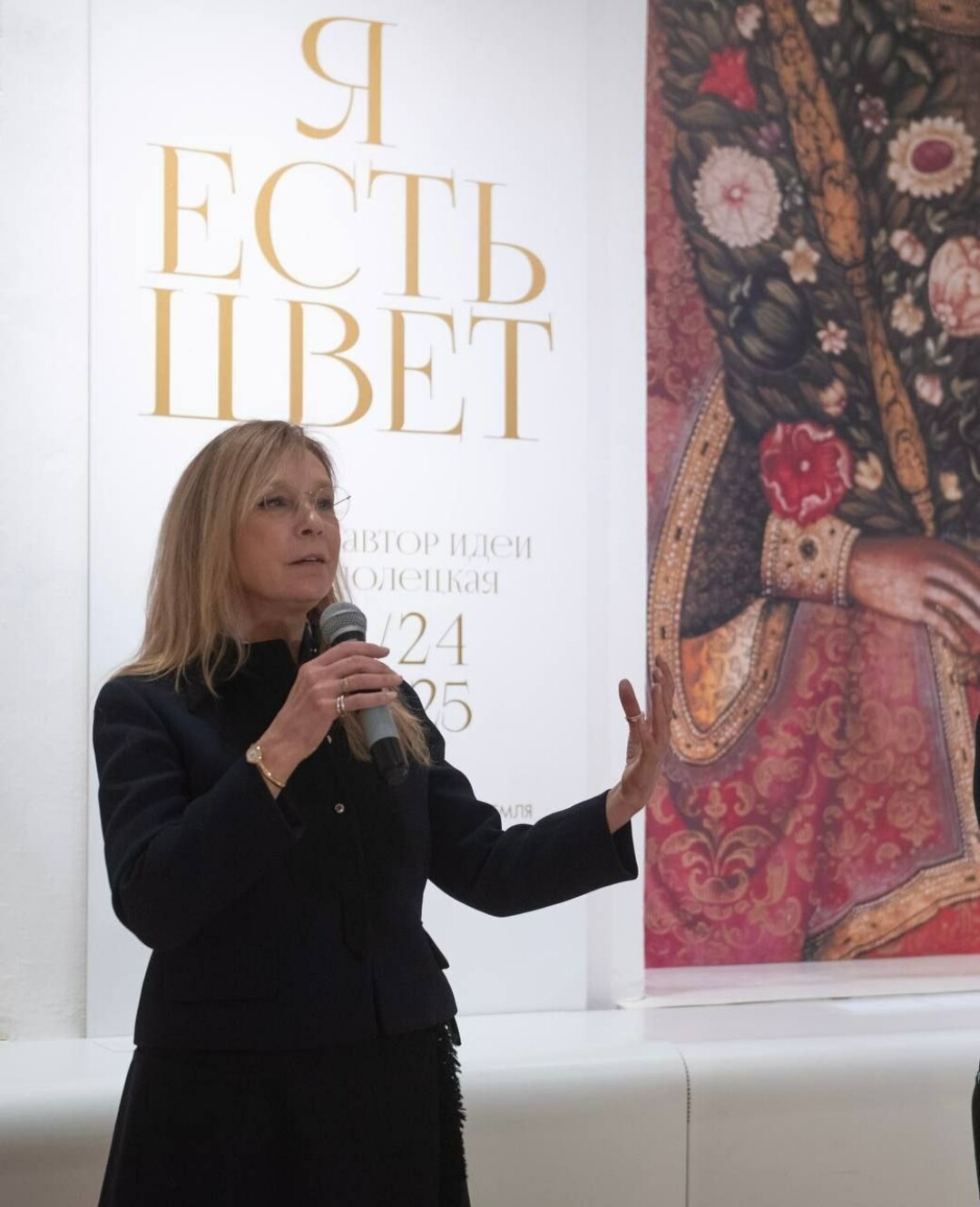 Выставка «Я есть свет» в Суздальском кремле под кураторством Алены Долецкой