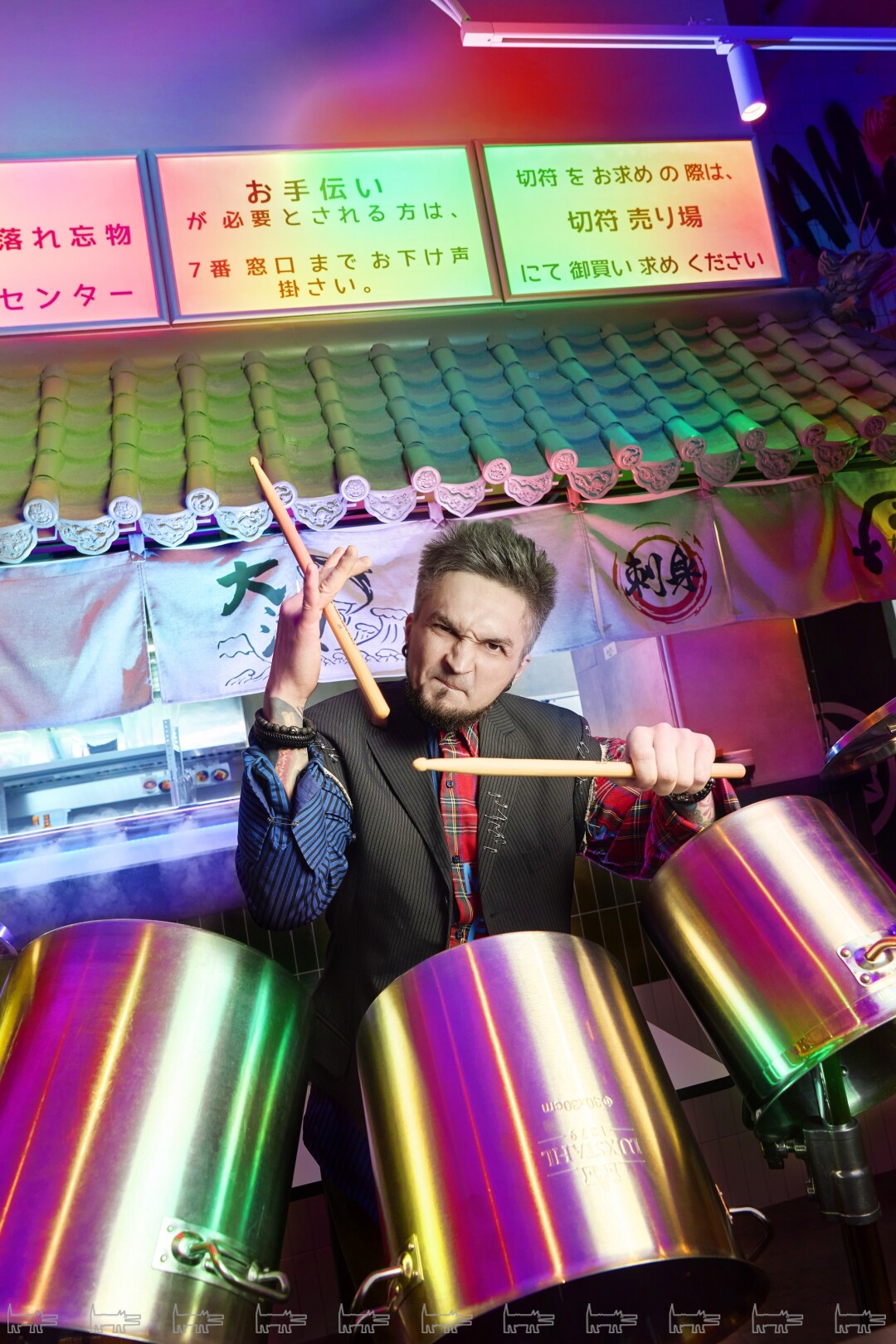 Рубашки MEXX и OLD CITY, жилет RAVE?